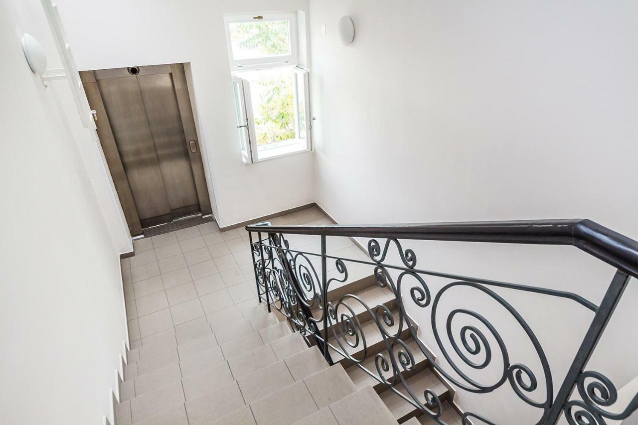 Apartment Moskevska With Terrace & Great Location Near The Centre *